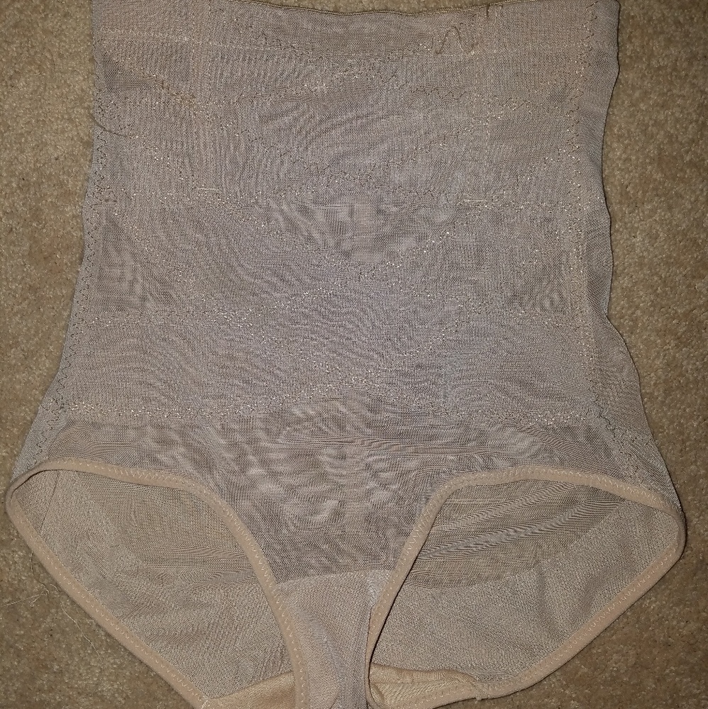 Mirror Essentials shapewear. Brand New, Never worn